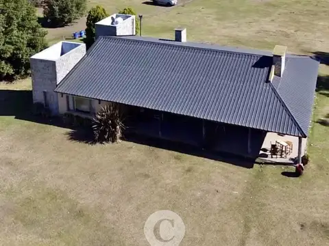 Chacra en Venta de 3 hectáreas. Casa con pileta. Country Las Vizcachas, Exaltación de la Cruz