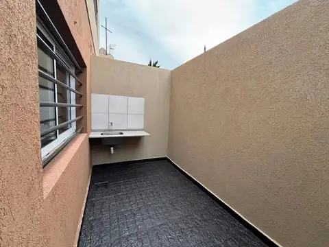 Depto Tipo Casa en Venta en Lanús, USD 50.000