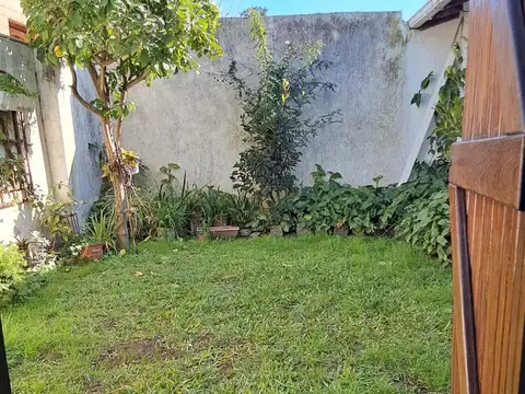 Depto Tipo Casa en Venta 51 años