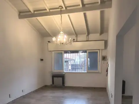 Casa en Alquiler con 1 cochera
