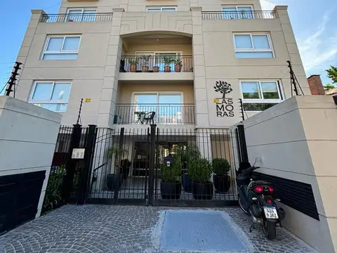 Monoambiente con cochera en venta en Ituzaingó Norte