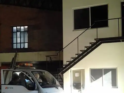 Galpón muy grande en zona de Boulogne