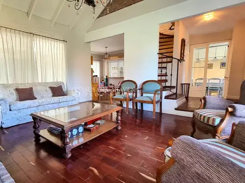 Casa en Venta con 1 cochera