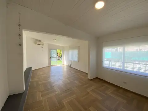 Oficina en planta alta en alquiler Bella Vista