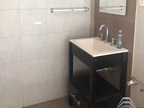 Depto Tipo Casa 3 ambientes con 2 baños
