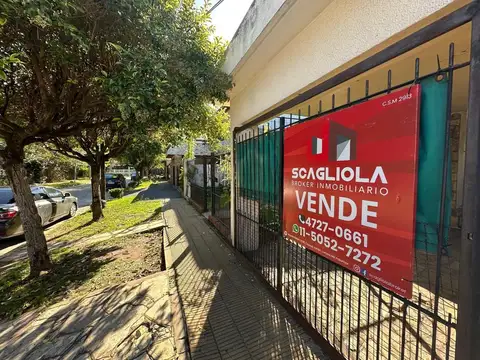Casa Chalet  en Venta en Martin Coronado, Tres de Febrero, G.B.A. Zona Oeste