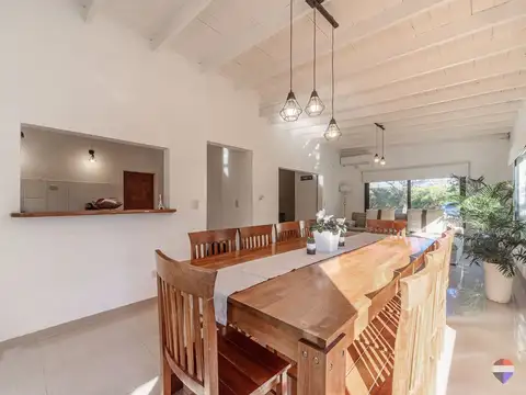 Casa 6 ambientes con 3 baños