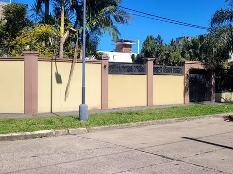 RAES EQUILIBRIO VENDE CASA DOS DORM EN GUADALUPE RESIDENCIAL