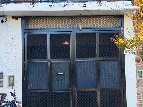 Vivienda con Galpon Ideal apto uso comercial/industrial