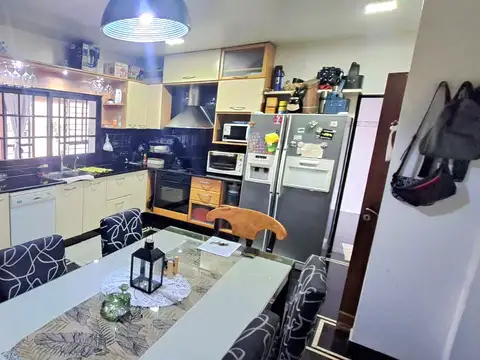 Casa en Venta con 4 cocheras