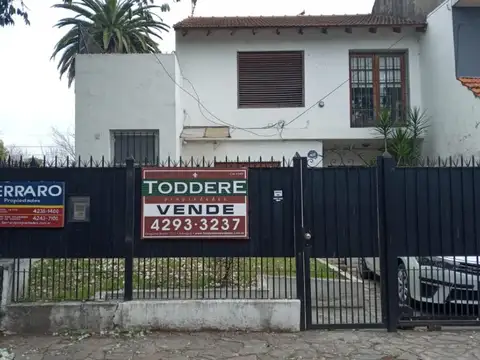 CASA A LA VENTA EN ADROGUE - ACEPTA PERMUTA