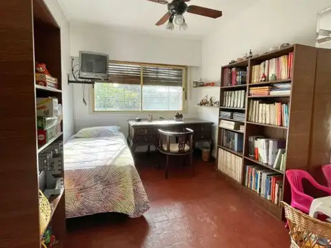 CASA A LA VENTA EN ADROGUE - ACEPTA PERMUTA