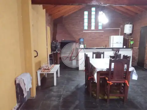 Casa 3 ambientes con 1 baño