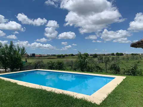 CASA EN VENTA   CANTÓN GOLF - Hermosa orientación todo sol