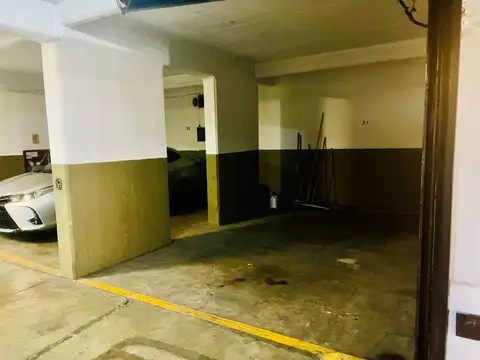 Venta Cochera amplia cubierta en PB. Palermo Chico