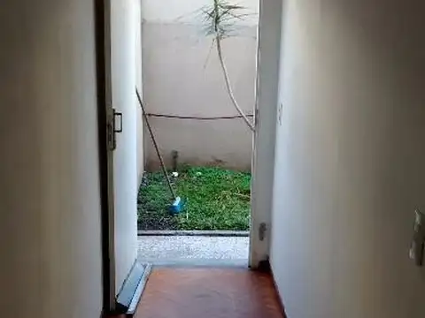 Depto Tipo Casa en Alquiler con 1 cocheras