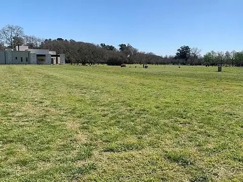 Lote de 2400 m2 en sector Lagunas del Golf, Estancia Villa María. Ezeiza- Cañuelas.