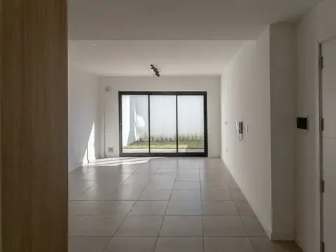 VENTA PH 2 AMB JARDIN Y PARRILLA BARRIO SAN JOSE