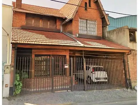 Magnifica casa en venta de 5 ambientes con cochera en Remedios de Escalada