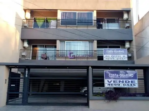 Excelente departamento de 2 ambientes en primer piso al contrafrente con balcón