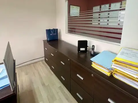 Oficina 3 ambientes con 1 baño