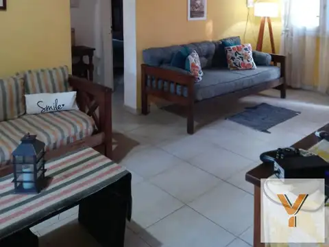 Casa 9 ambientes con 4 baños