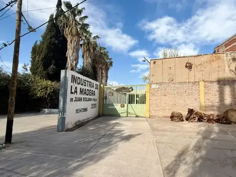 Galpón en lateral acceso norte