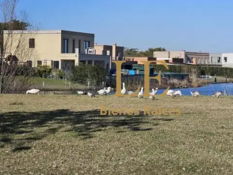 Terreno en Venta de 853,0 m2
