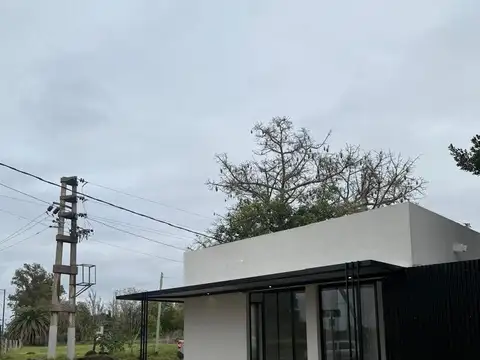 Local en Alquiler en Joaquin Gorina, $ 1.800.000