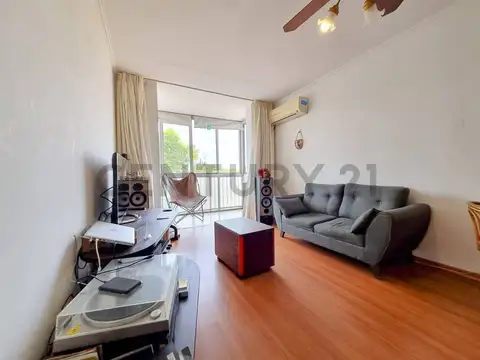 Cochabamba 100, Piso 0