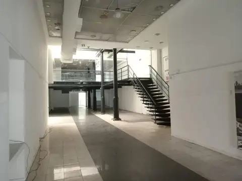 Local en Venta 40 años