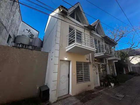 VENTA DEPARTAMENTO DUPLEX 3 AMBIENTES RAMOS MEJÍA