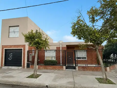 Casa en Garay Vivas 2108