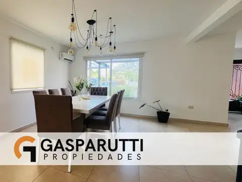 Casa en Venta con 4 cocheras