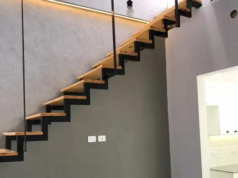 Depto Tipo Casa en Venta 1 año