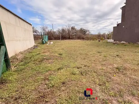 Lote en docta avenida