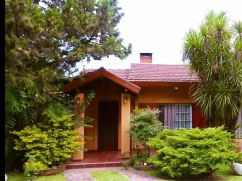 CASA QUINTA  en VENTA con PILETA -TORTUGUITAS
