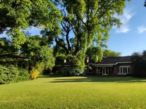 Casa en Fisherton.excelente ubicacion . terreno 3.000 mts