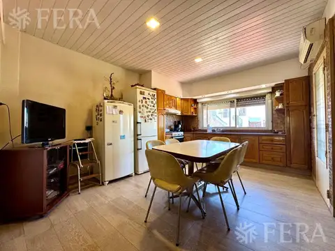Casa 6 ambientes con 3 baños