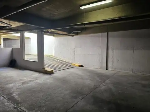 VENTA COCHERA CUBIERTA SAN ISIDRO