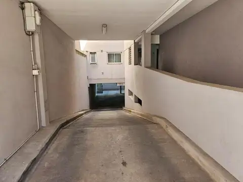 VENTA COCHERA CUBIERTA SAN ISIDRO