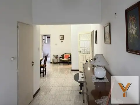 Casa en venta - 3 Dormitorios  1 Baño - 196mts2 - Chivilcoy
