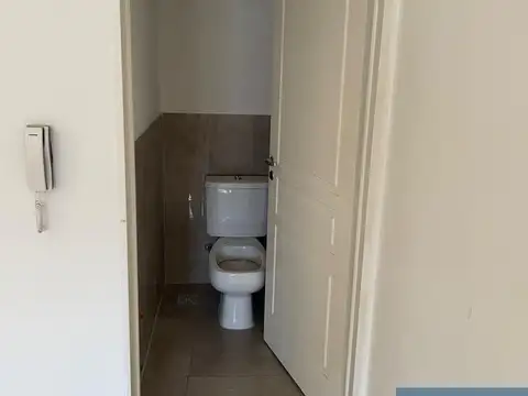 Departamento en Alquiler en Lomas del Mirador, $ 620.000