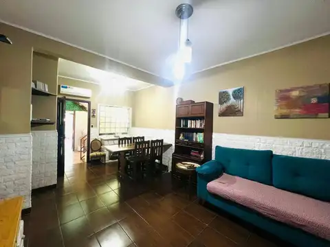 Casa 5 ambientes en Ramos Mejía – Lote propio