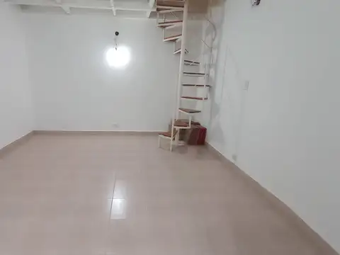 Depto Tipo Casa en Alquiler de 1 dormitorio