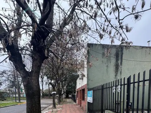 Depto Tipo Casa en Venta 50 años