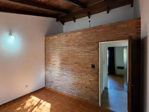 Casa 3 ambientes con 1 baño