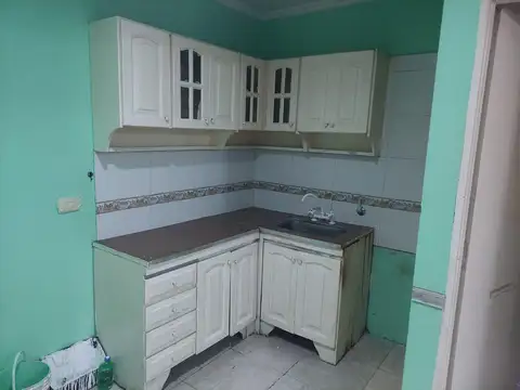 Depto Tipo Casa en Alquiler en Burzaco, $ 650.000