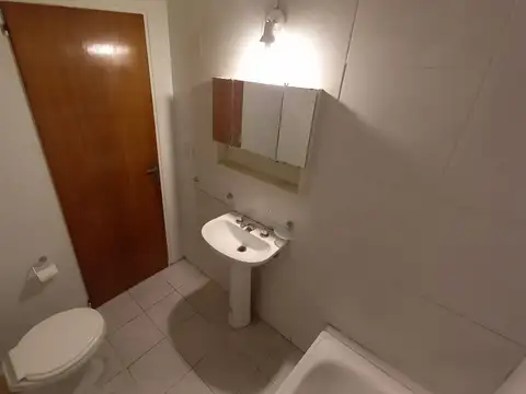 DPTO TIPO CASA 2 AMB EN 1º PISO C/BALCON