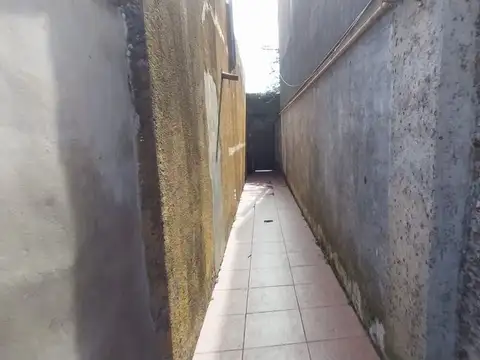 VENTA CASA 2 DORMITORIOS PASILLO UNICO ZONA SUR